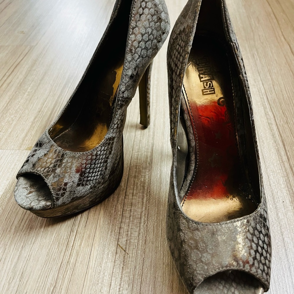 Brash Platform Peep- toe Stilettos heels - Picture 4 of 14